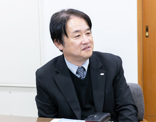 株式会社テレビ熊本 報道編成制作局長 古閑 康弘 様